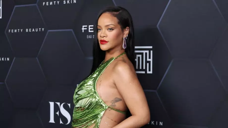 Риана показа невиждани голи СНИМКИ от бременността си 