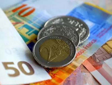 Еврото поевтиня до 7-годишно дъно спрямо швейцарския франк