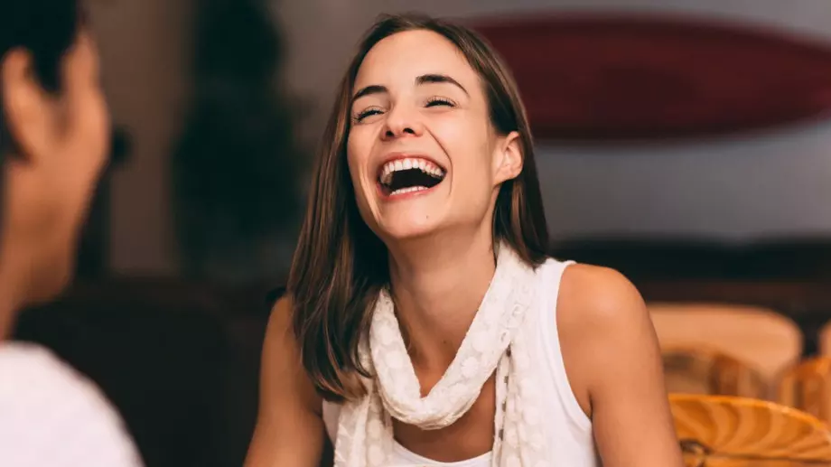 Виц за добро утро: Между блондинки