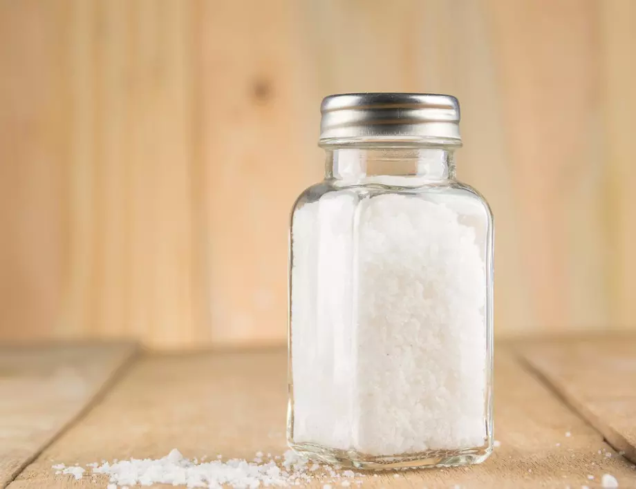 Добрата домакиня знае поне 3 от тези 9 приложения на солта
