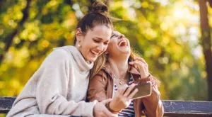 Виц за деня: Дъщеря говори с майка си за брачния живот