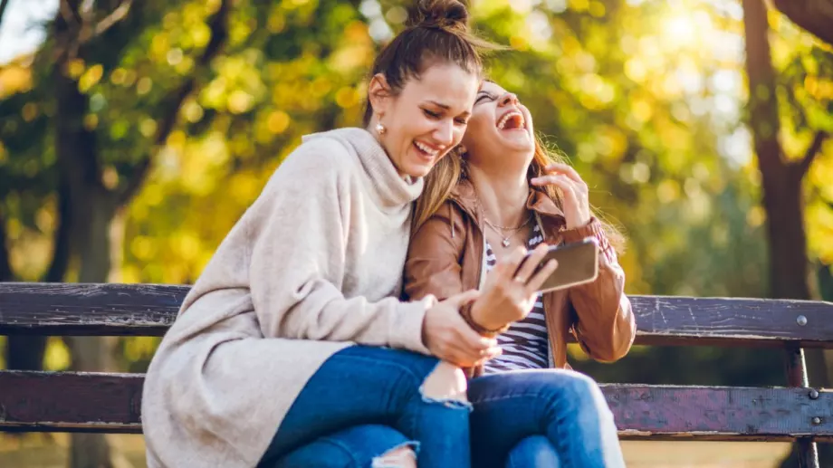 Виц за добър вечер: Клиентка в луксозна сладкарница