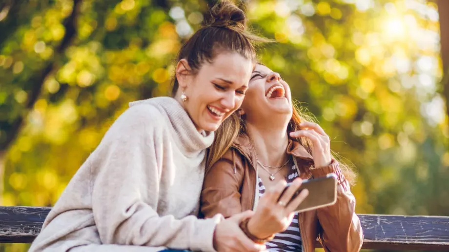 Женски виц за 8 февруари 2024: Учителката вика бащата на Иванчо