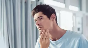 Виц за деня: Върви си по улицата мъж и среща красива блондинка