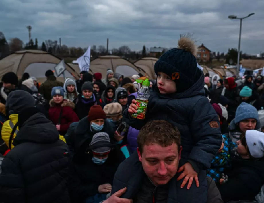 Украйна осигурява шест хуманитарни коридора за евакуация на граждани