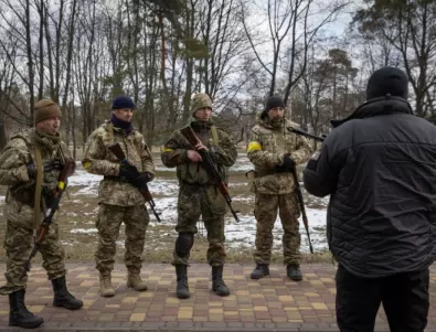 Унищожителен удар от украинците: Руски хеликоптери горят на летището в Херсон (СНИМКИ и ВИДЕО)
