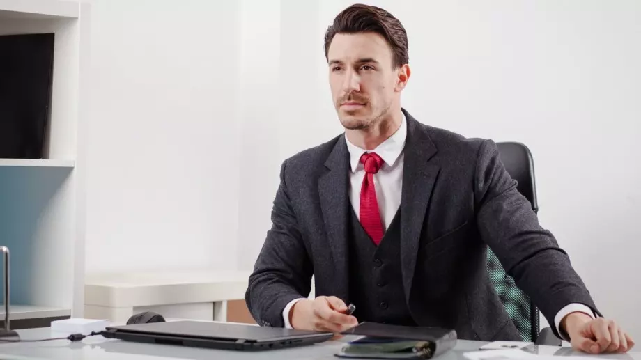 Ергенът сменя попрището си