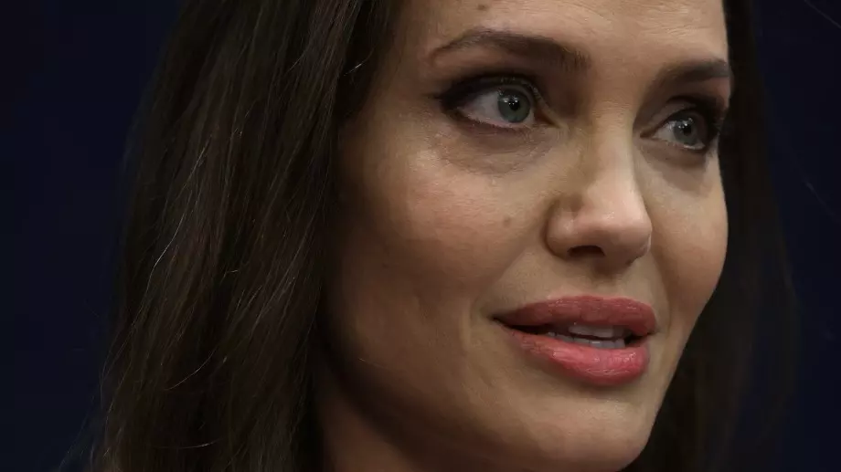 Анджелина Джоли: Всички бежанци заслужават еднакво отношение и права 