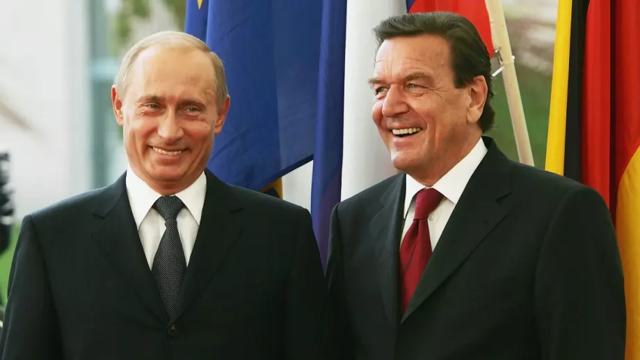 Бившият канцлер на Германия Герхард Шрьодер напуска ръководството на "Роснефт"