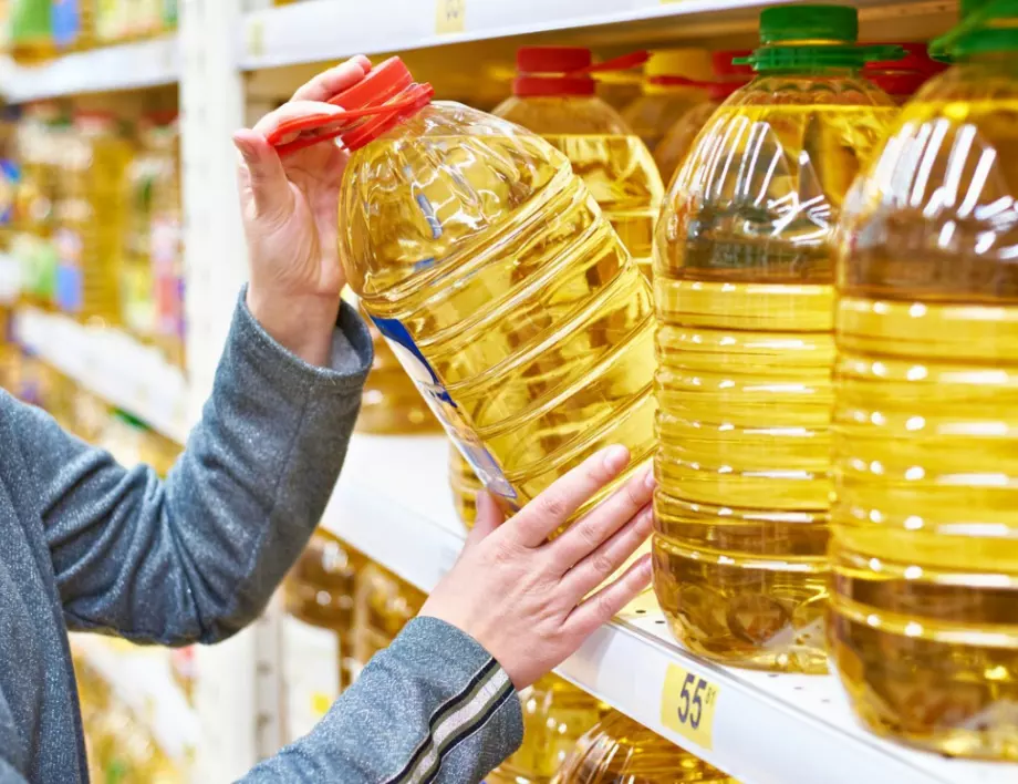 В Румъния също има истерия за олио и основни храни, гледат какво става и в България (ВИДЕО)
