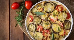 Тази диетична мусака с патладжани е истински хит