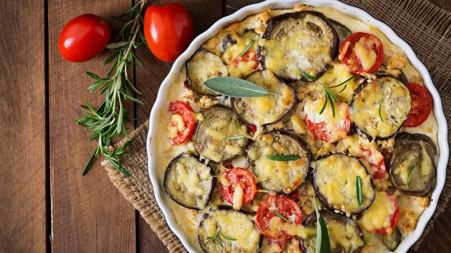 Тази мусака с патладжан е хит в мрежата