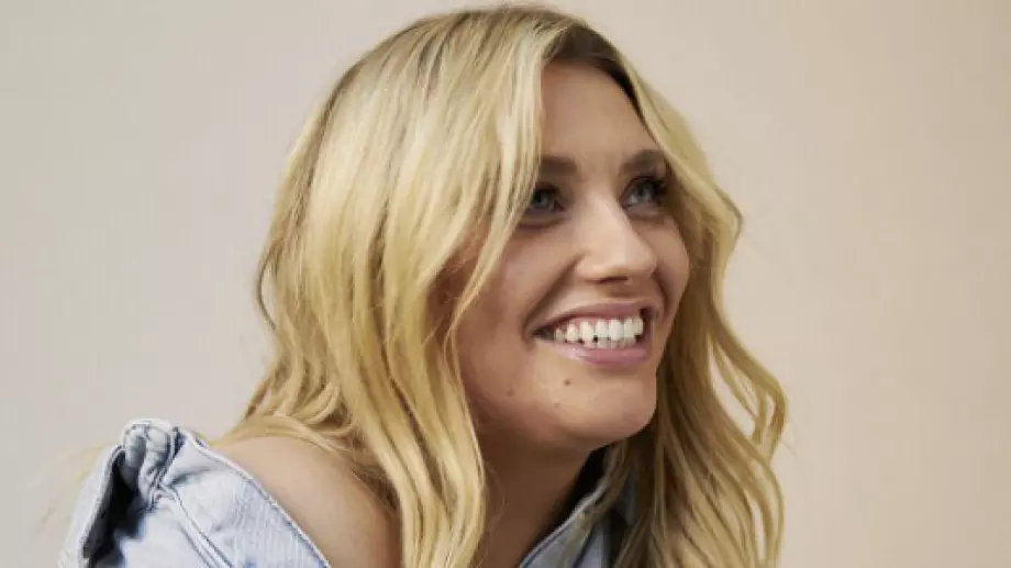 Ella Henderson пусна новия си албум 