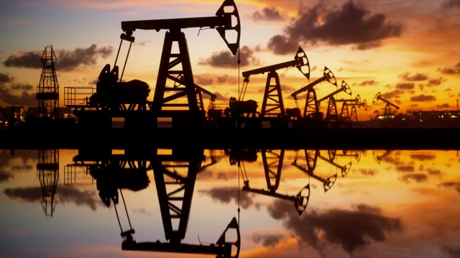 Притесненията за ограничените доставки определиха цената на петрола 