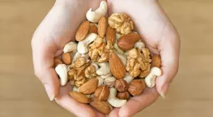 Няма да повярвате какво ще се случи, ако си хапвате от тези ядки