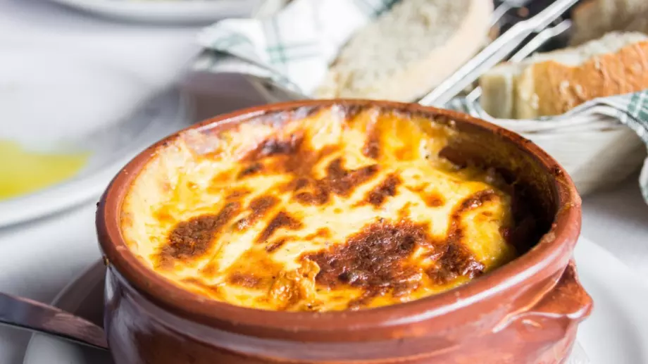 Гювеч с луканка и зеленчуци - вкусотия