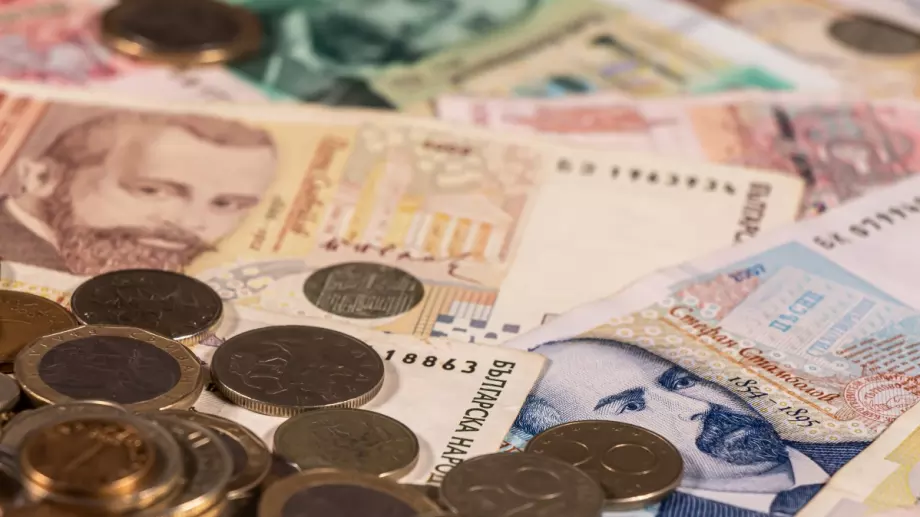 Задължителни осигуровки в пълен размер и по гражданските договори