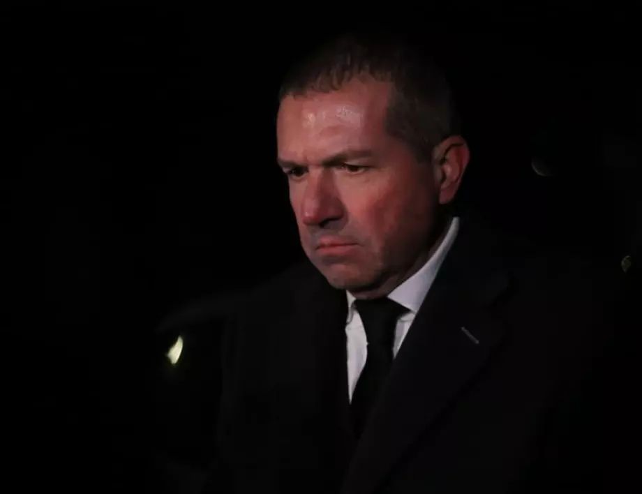 Адвокат Менков: Бойко Борисов е задържан за изнудване, ще прекара нощта в ареста (ОБЗОР)