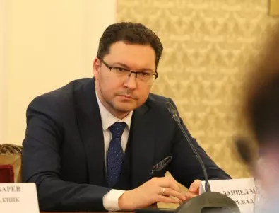 Даниел Митов от ГЕРБ: Срам е, че България не помага военно-технически на Украйна