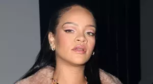 Риана показа супер тяло 5 месеца след раждането (СНИМКА)