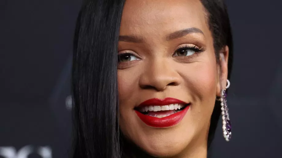 Риана издаде пола на бебето си (СНИМКИ)