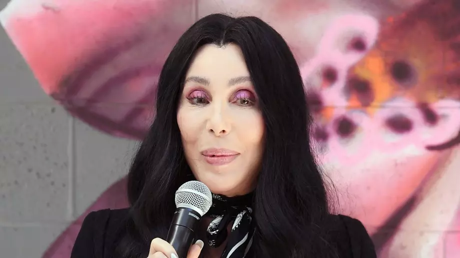 Шер: Искам да приютя украински семейства в дома си