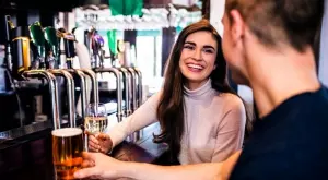 Виц на деня: Старшина излязъл на среща с готина мацка