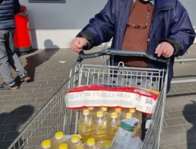 Коментар №1 на седмицата: Бежанците да ми дадат 40 лв. да си купя олио и бензин