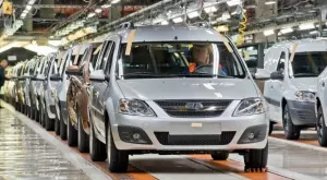 Продажбите на автомобили в Русия скочиха със 150%