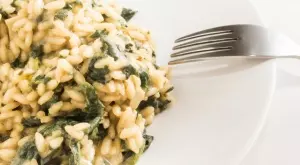 Постен ориз с коприва