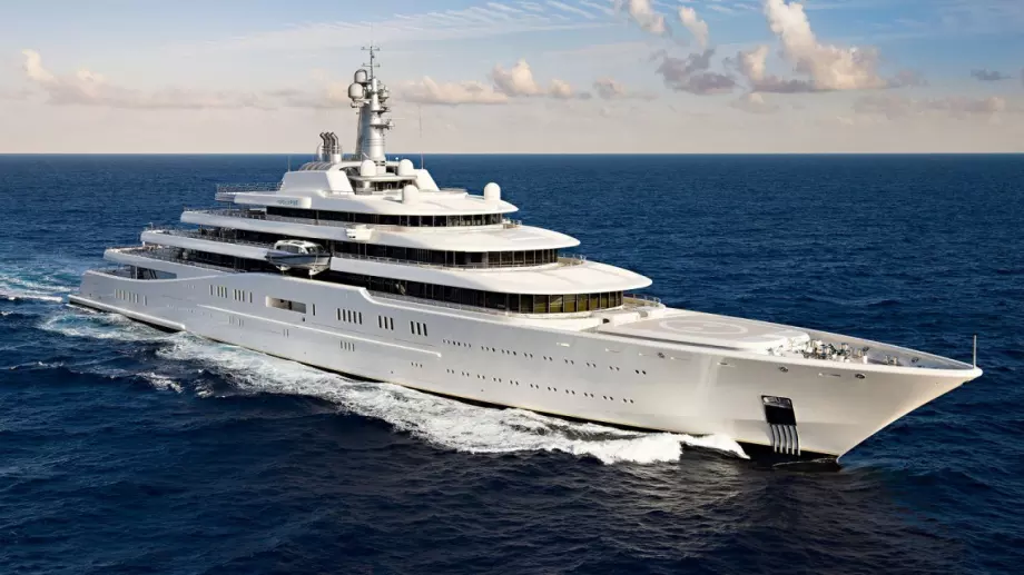 Абрамович изпрати суперяхти в турски курорти, за да избегне санкциите