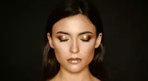 4 бюти тенденции от 2000-те, които се завръщат през 2023