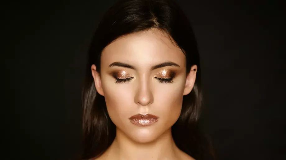 4 бюти тенденции от 2000-те, които се завръщат през 2023