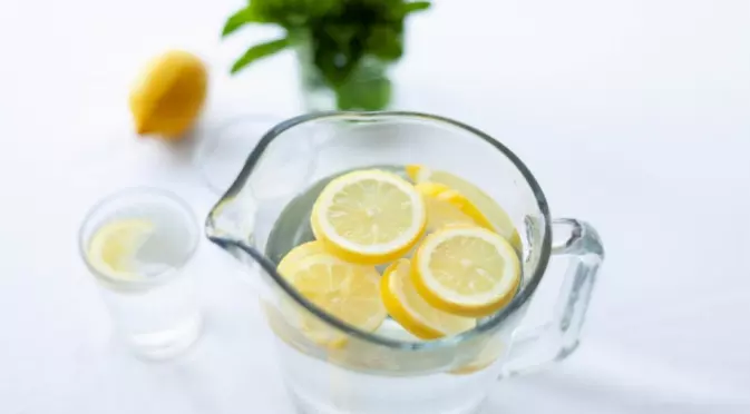 Мит ли е, че лимонената вода ни помага?