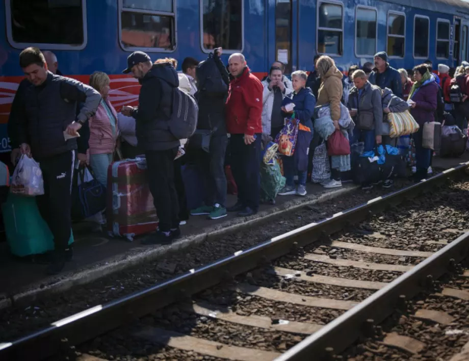 Второ четене в комисия: Бежанците няма да плащат здравни осигуровки