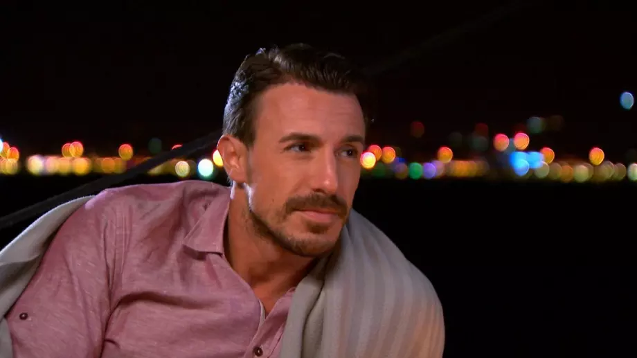 Виктор Стоянов и Мария вече изобщо не се крият: Ето къде се гушкат (СНИМКИ И ВИДЕО)