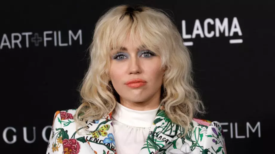 Новата песен на Майли Сайръс, посветена на Лиъм Хемсуърт, чупи рекорди (ВИДЕО)