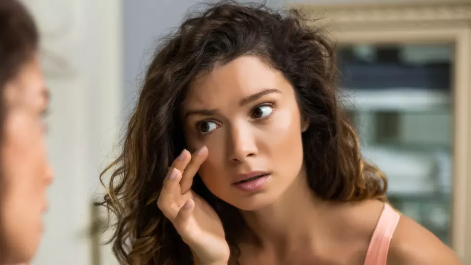 Каква е разликата между околоочен крем, околоочен гел и пачове за очи