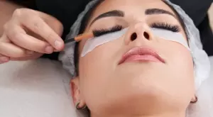 Сигурни знаци, че НЕпрофесионалист ви слага миглите