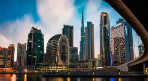 Дубай продължава да печели от войната между Русия и Украйна