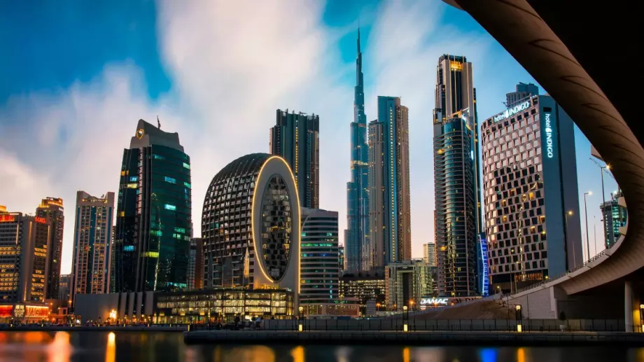 Дубай продължава да печели от войната между Русия и Украйна
