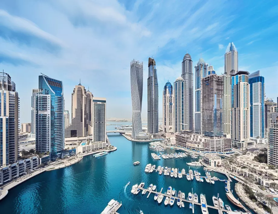"Дубай не задава въпроси": защо руснаците изкупуват всичко в Дубай