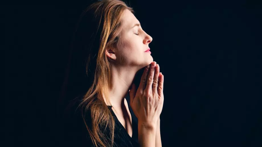 Тази Киприянова молитва премахва магии