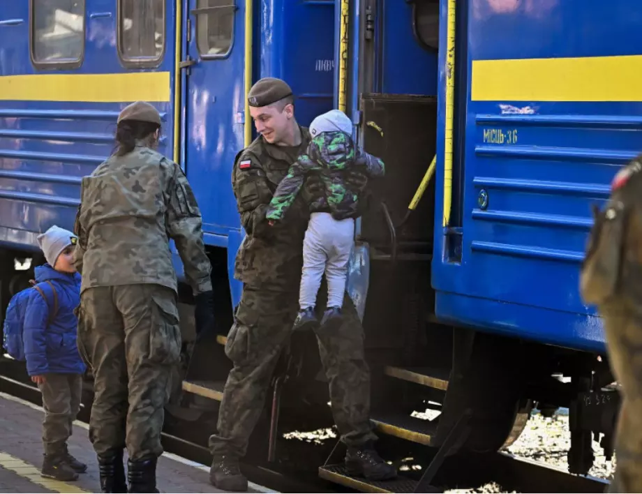 ООН: Над 12 милиона души са разселени от началото на войната в Украйна