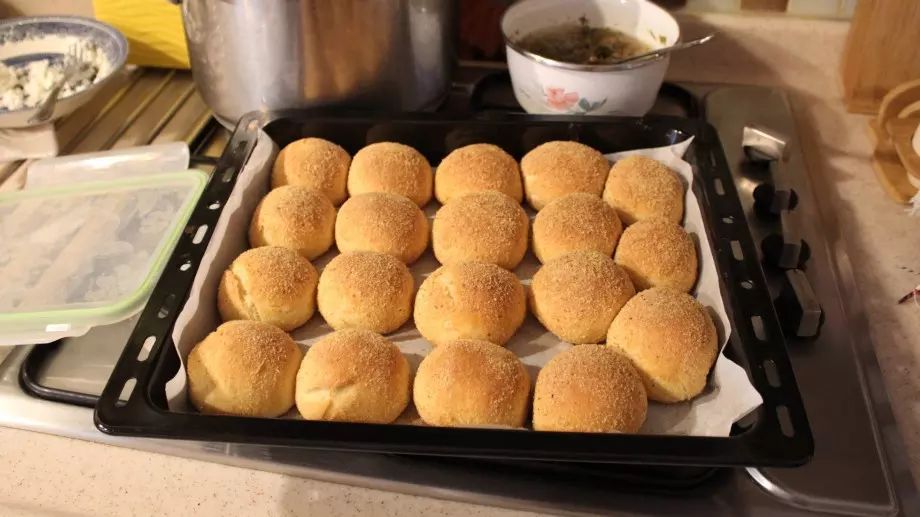 Без брашно: Рецепта за пухкави облачни хлебчета с 3 съставки