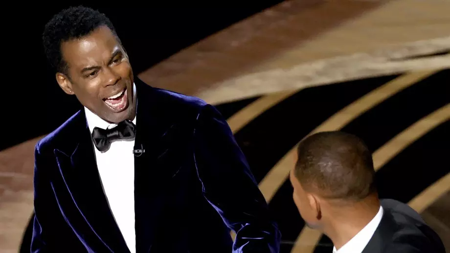 Уил Смит се извини на Крис Рок, че го удари на Оскарите