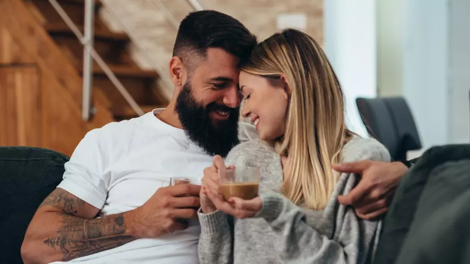 Да бъдеш верен на своя любим човек е много повече от това просто да не му изневериш   