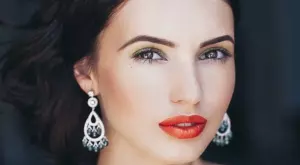 Какво прави една дама различна от другите жени?   