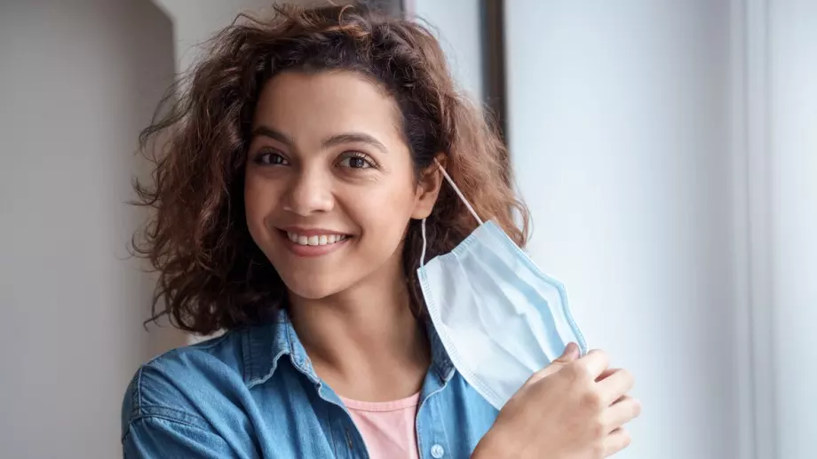 От днес противоепидемичните мерки падат, сваляме маските