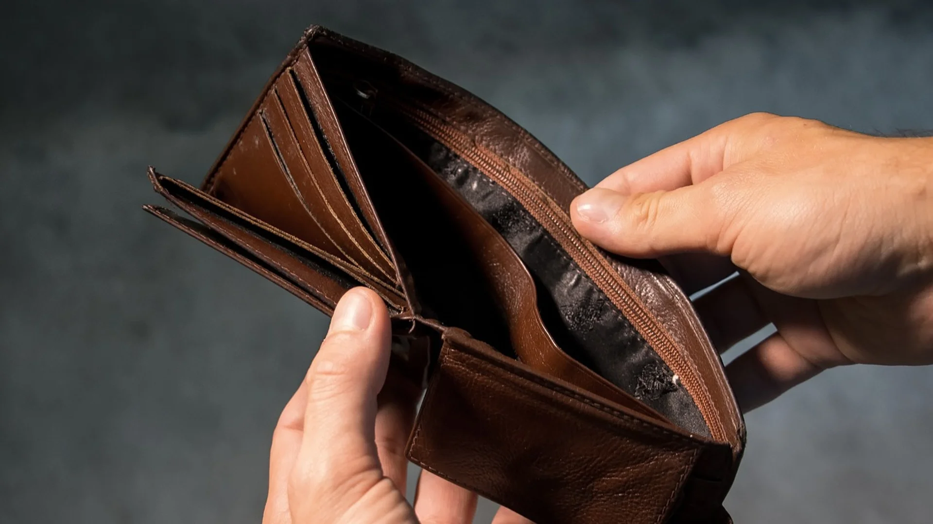 Тези 9 навика ви подготвят за бедност - отървете се от тях